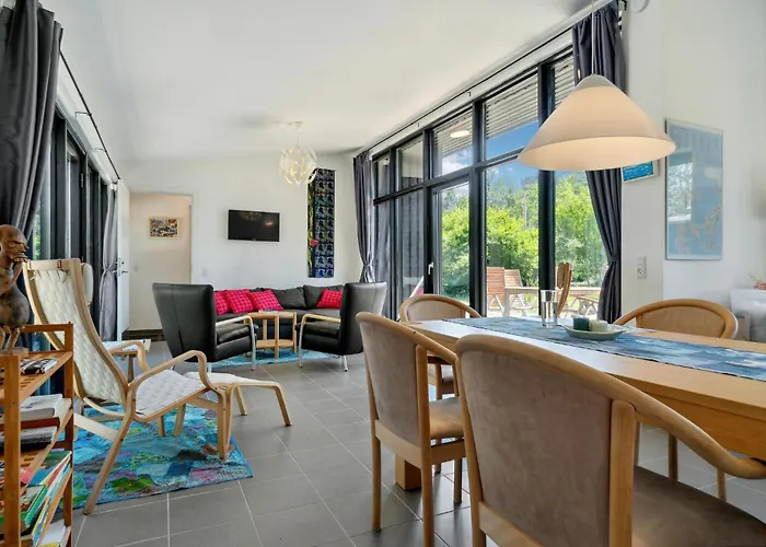 3 Bedroom Awesome In Сasa de vacaciones *